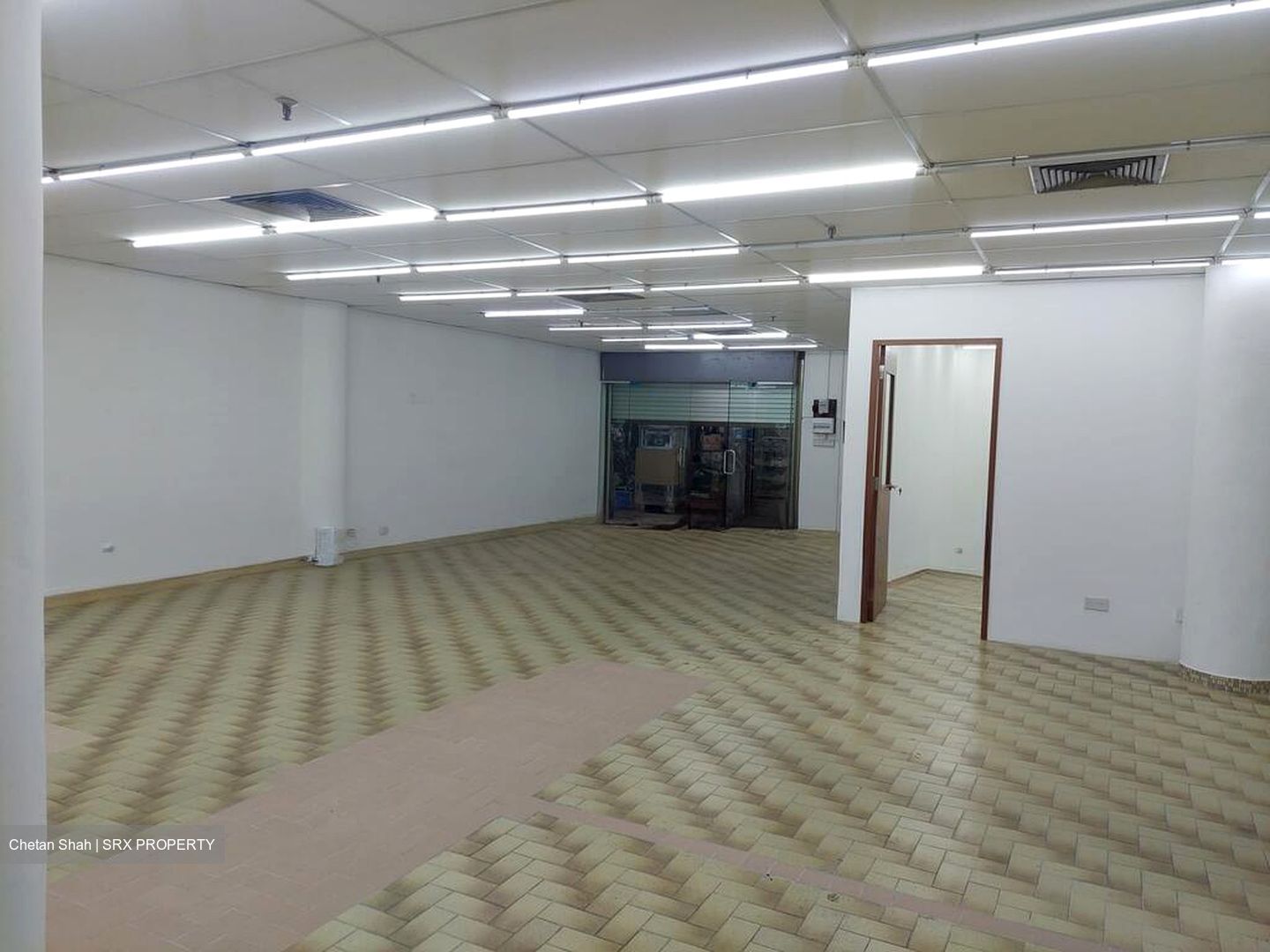 Multi Storey Car Park (D8), Retail #527573831
